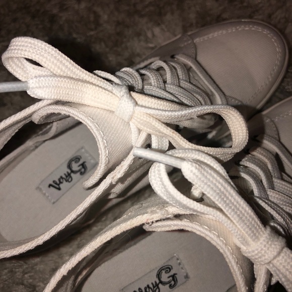 Size 6.5 Wedge style lace up canvas sneaker by Very G. - Picture 5 of 5